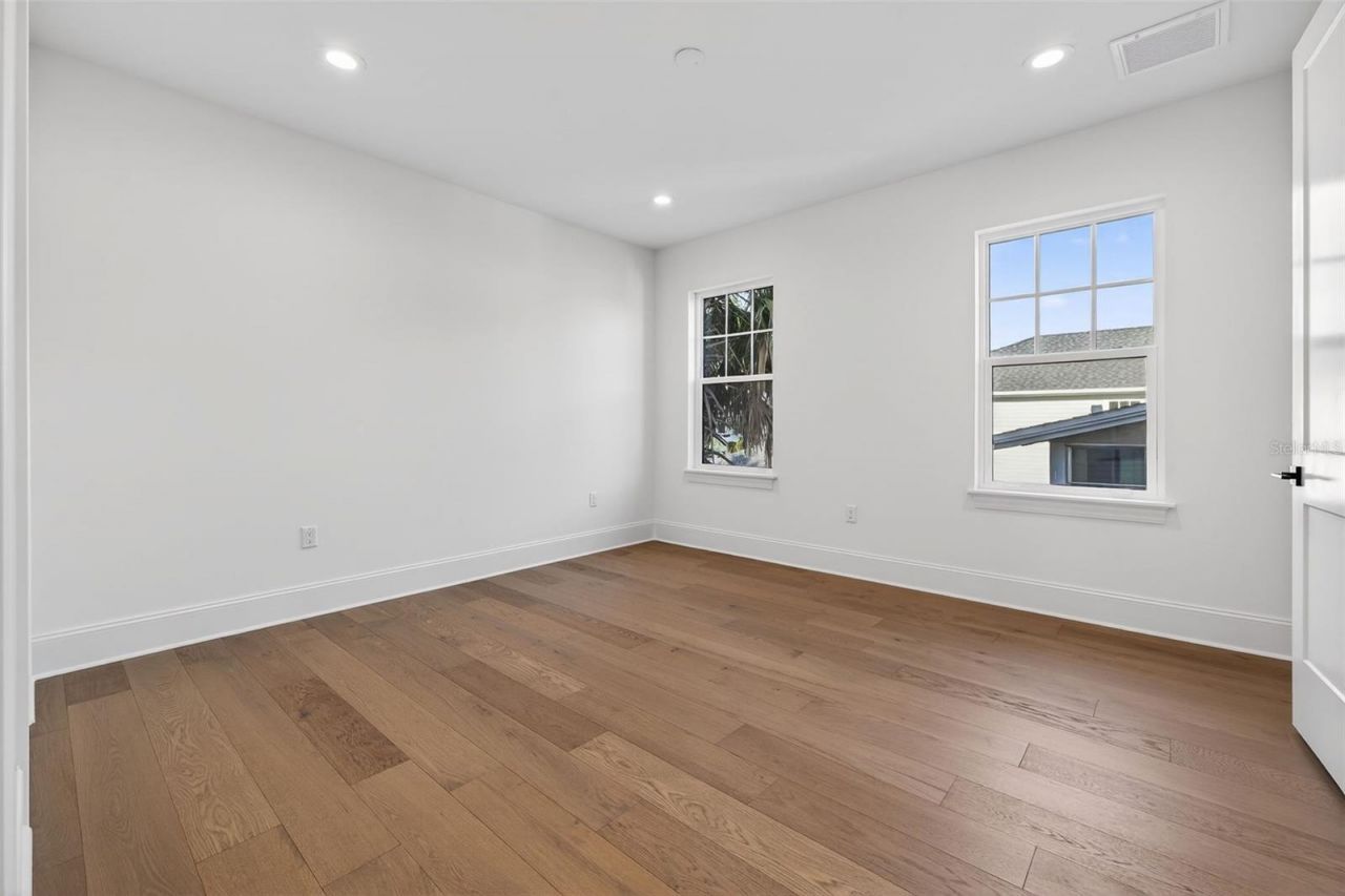 939 19th Avenue N, Saint Petersburg, FL 33704 Photo