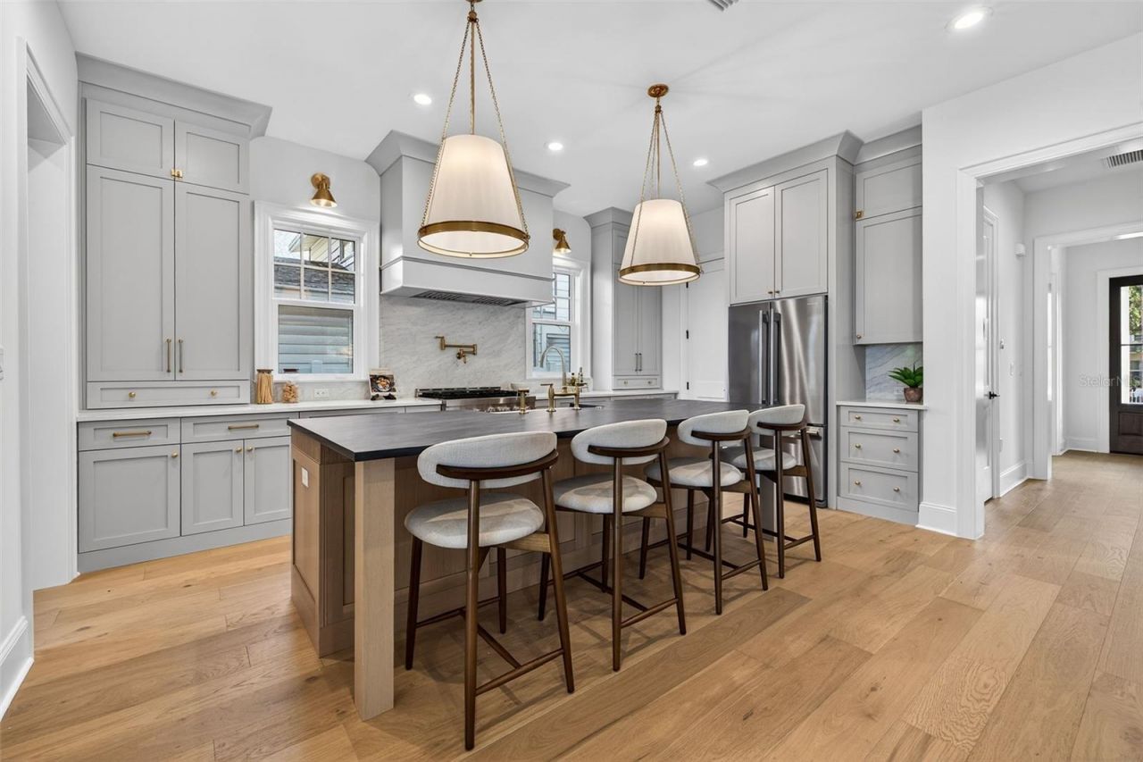 939 19th Avenue N, Saint Petersburg, FL 33704 Photo