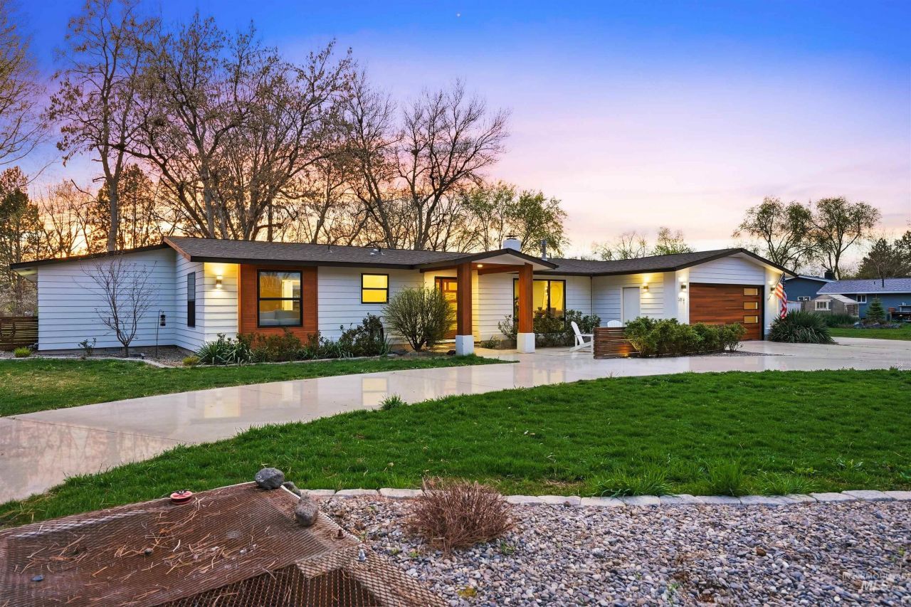 595 S El Blanco Dr, Boise, ID 83709 Main Photo