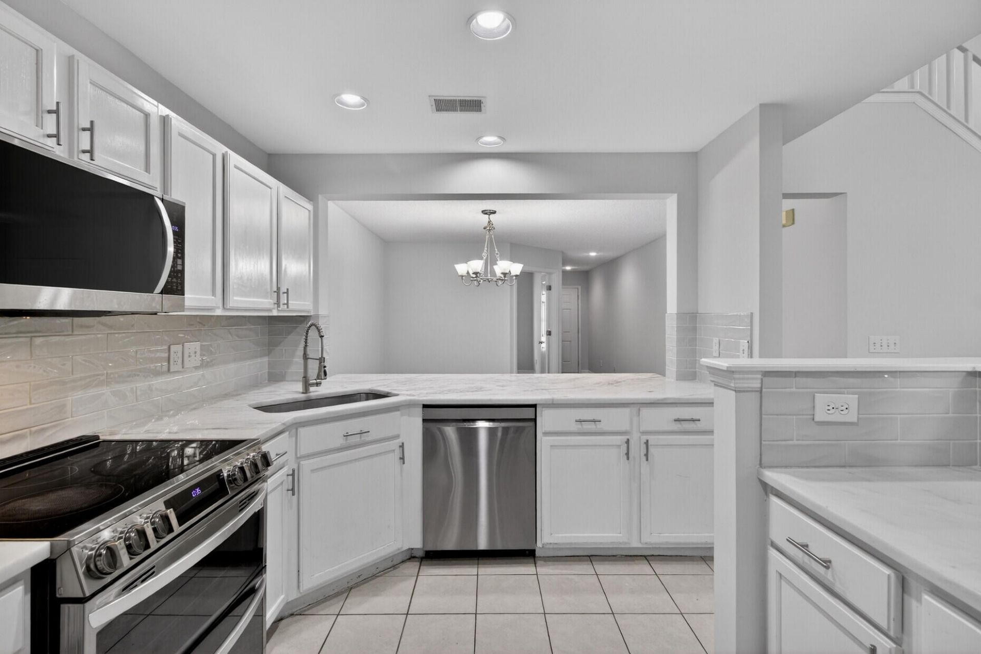 1004 Yellow Hawthorn Photo 10