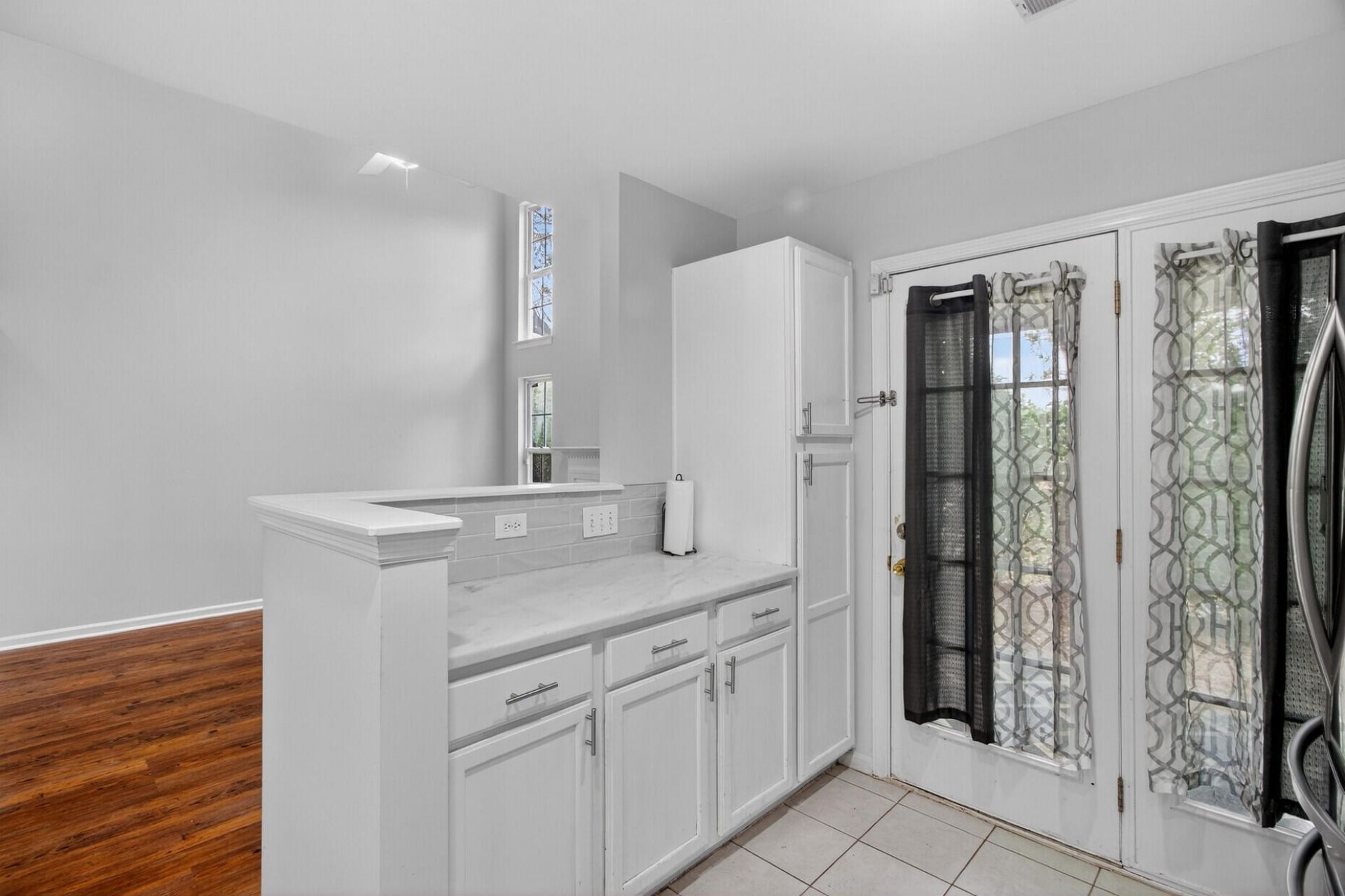 1004 Yellow Hawthorn Photo 11