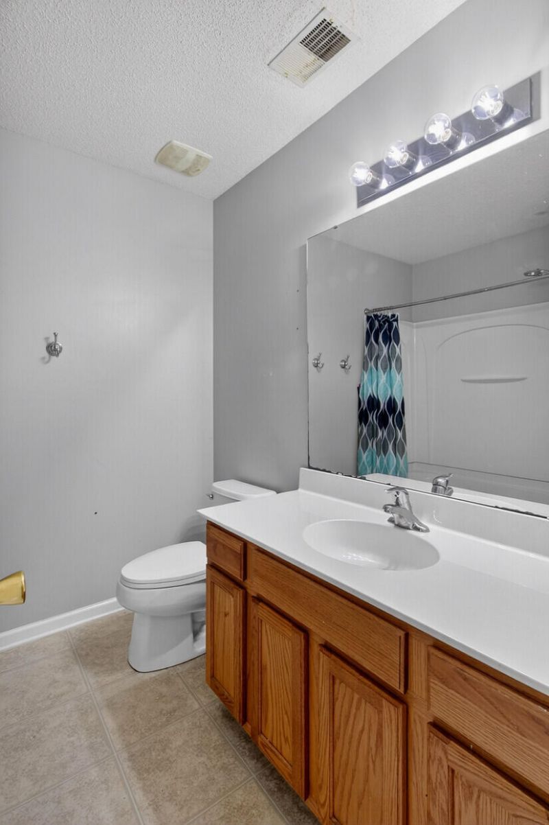 1004 Yellow Hawthorn Photo 22