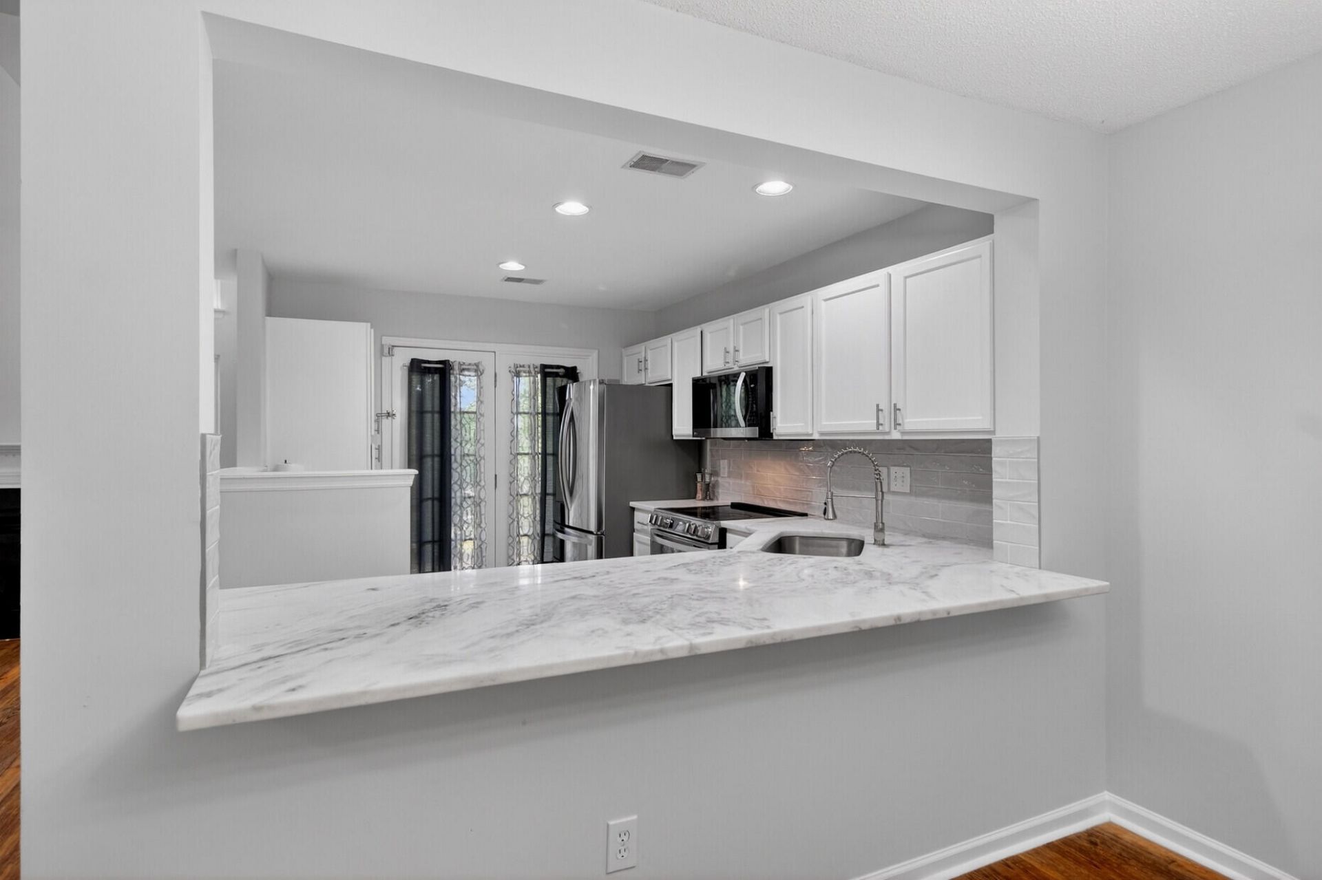 1004 Yellow Hawthorn Photo 8