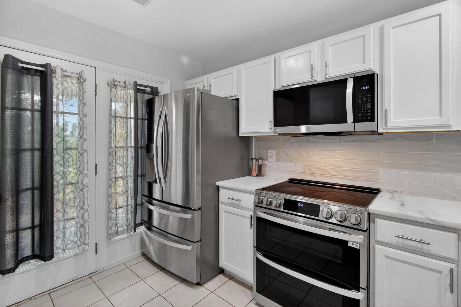 1004 Yellow Hawthorn Photo 9