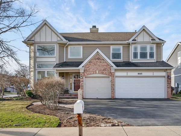685 E Thornhill Lane, Palatine, IL 60074