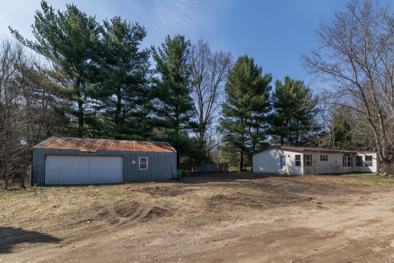 13064 Riverside Drive, Constantine, MI 49042 Main Photo