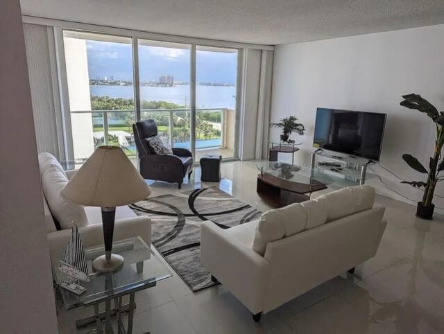 5440 N Ocean Drive, Unit 705, Singer Island, FL 33404 Photo