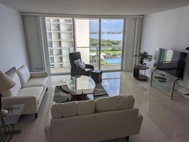 5440 N Ocean Drive, Unit 705, Singer Island, FL 33404 Photo