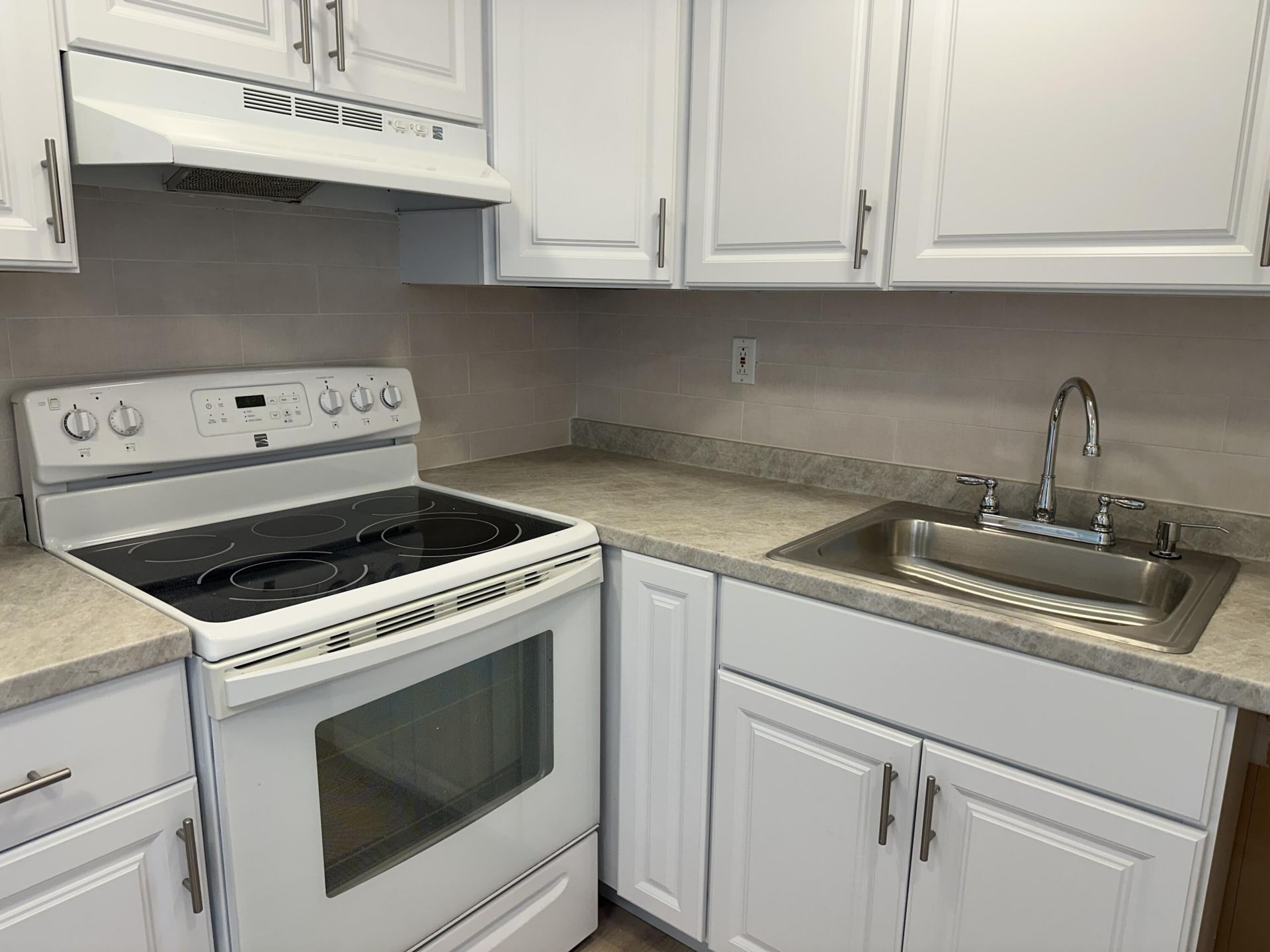 548 Normandy Lane, Unit L, Delray Beach, FL 33484 Photo