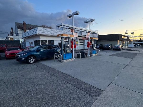 295 Hillside Avenue , Williston Park, NY 11596