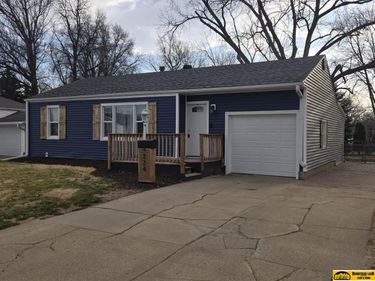 224 S 19th Street , Beatrice, NE 68310