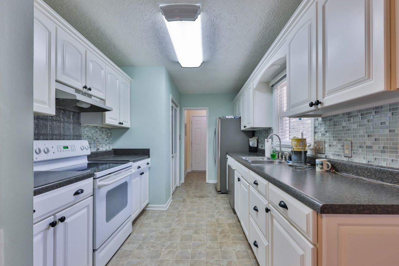 801 Donald St.  Photo 6