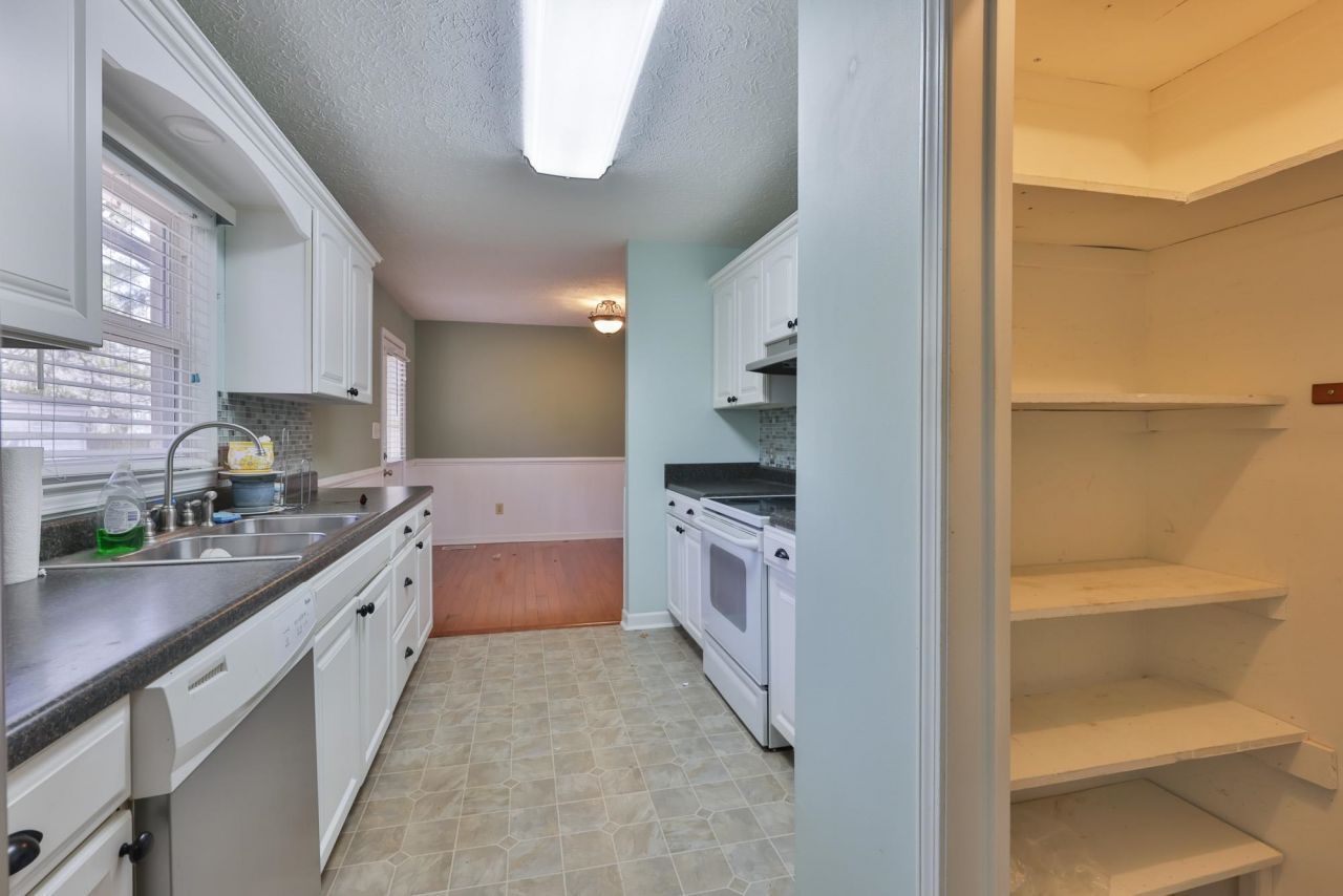 801 Donald St.  Photo 9