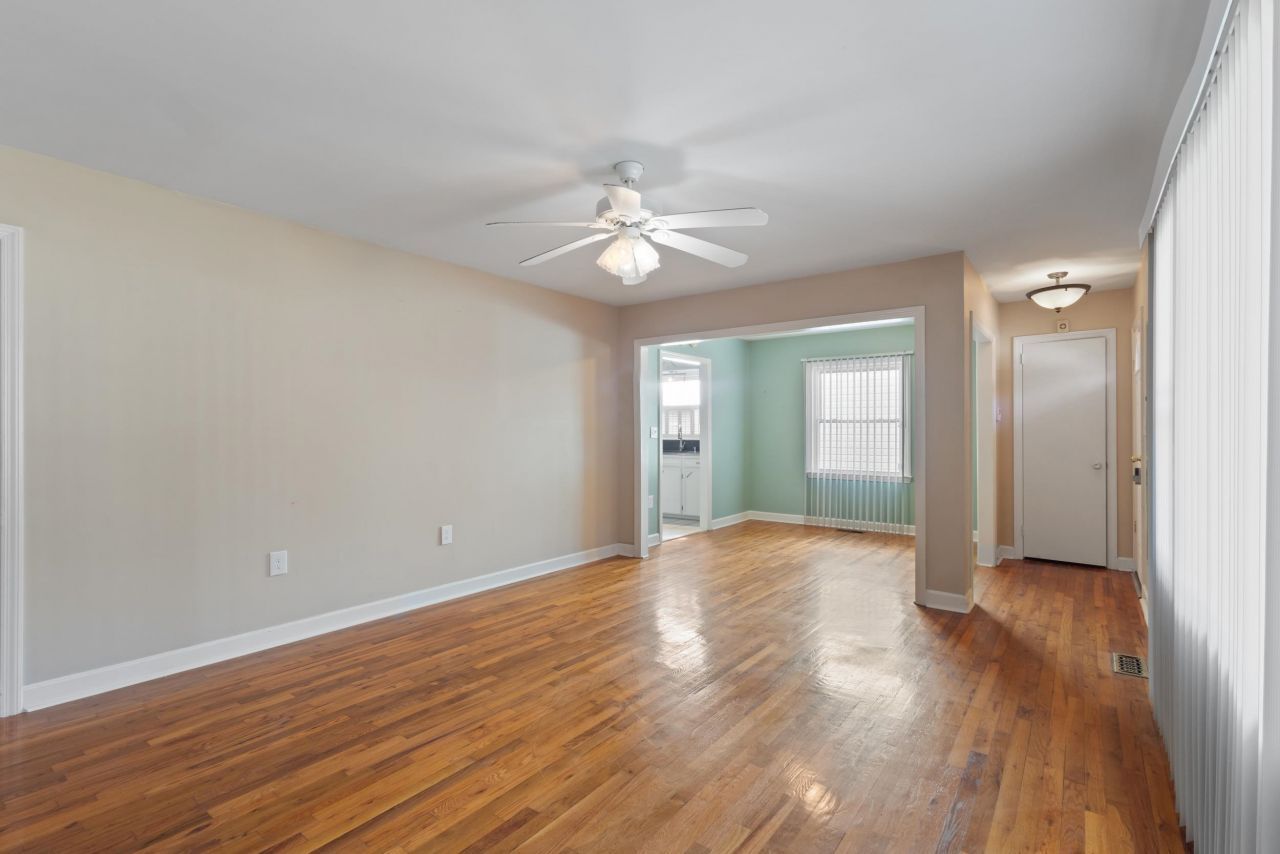 4406 Lakeside Dr. Photo 6