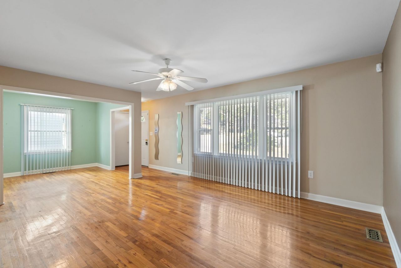 4406 Lakeside Dr. Photo 7