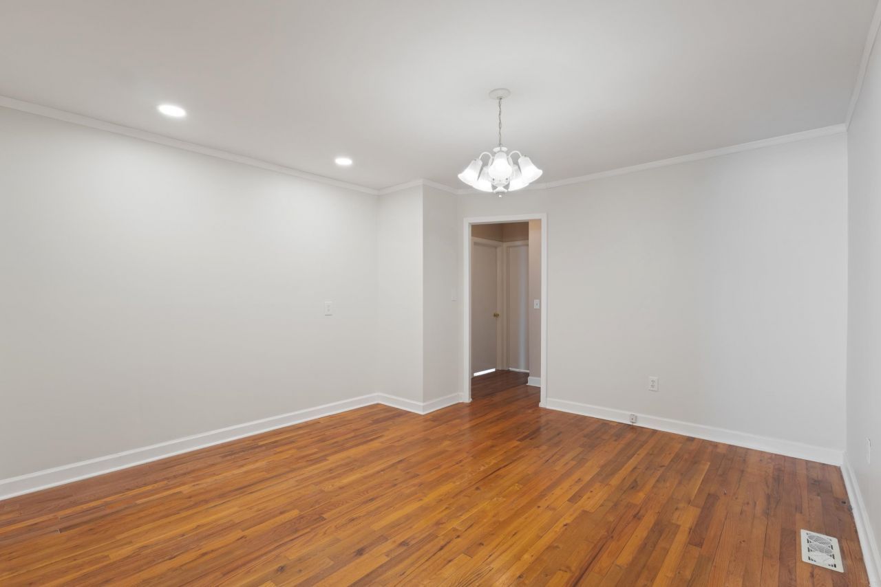 4406 Lakeside Dr. Photo 9