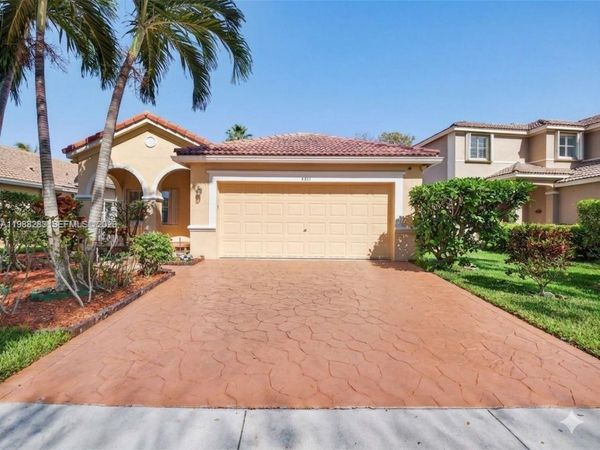 4317 Willow Ridge Dr, Weston, FL 33331