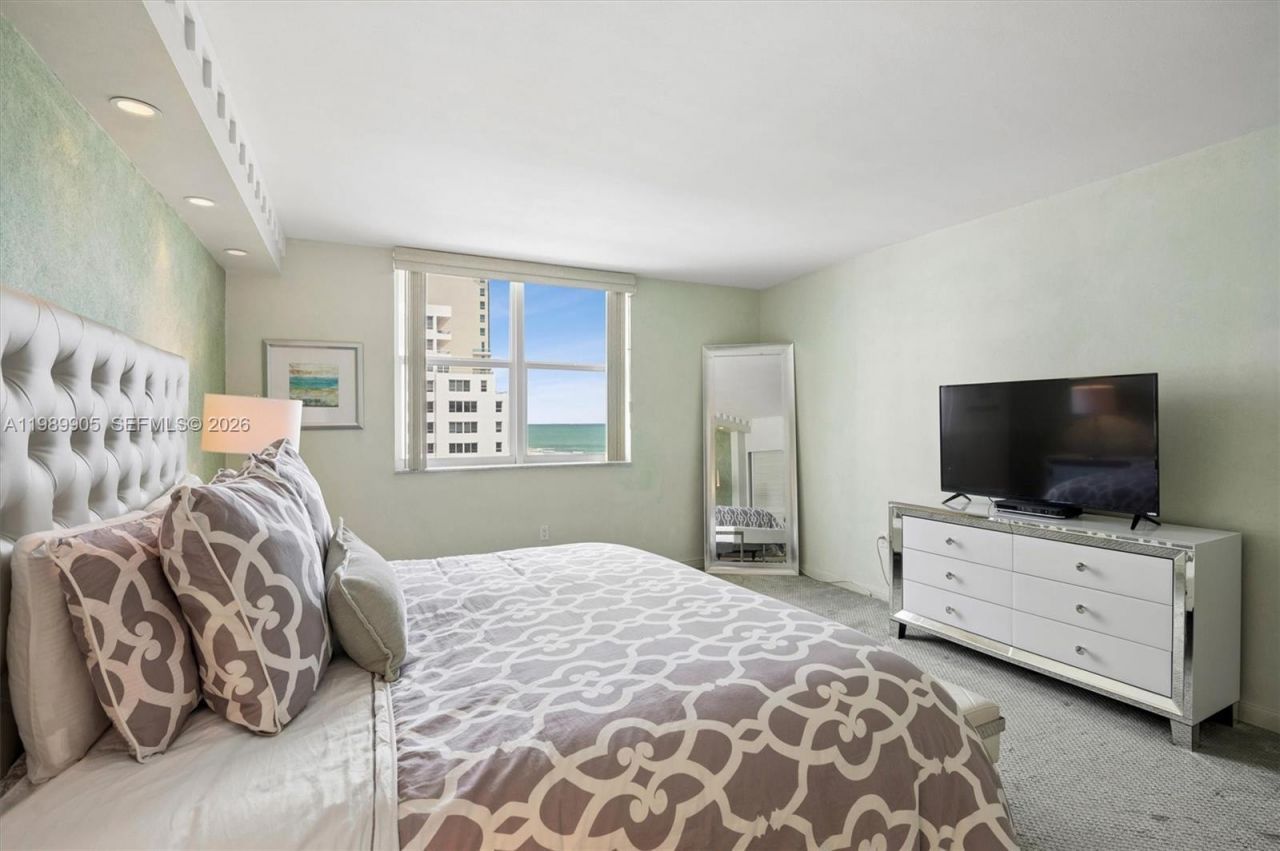 5001 Collins Ave , Unit 9H, Miami Beach, FL 33140 Photo