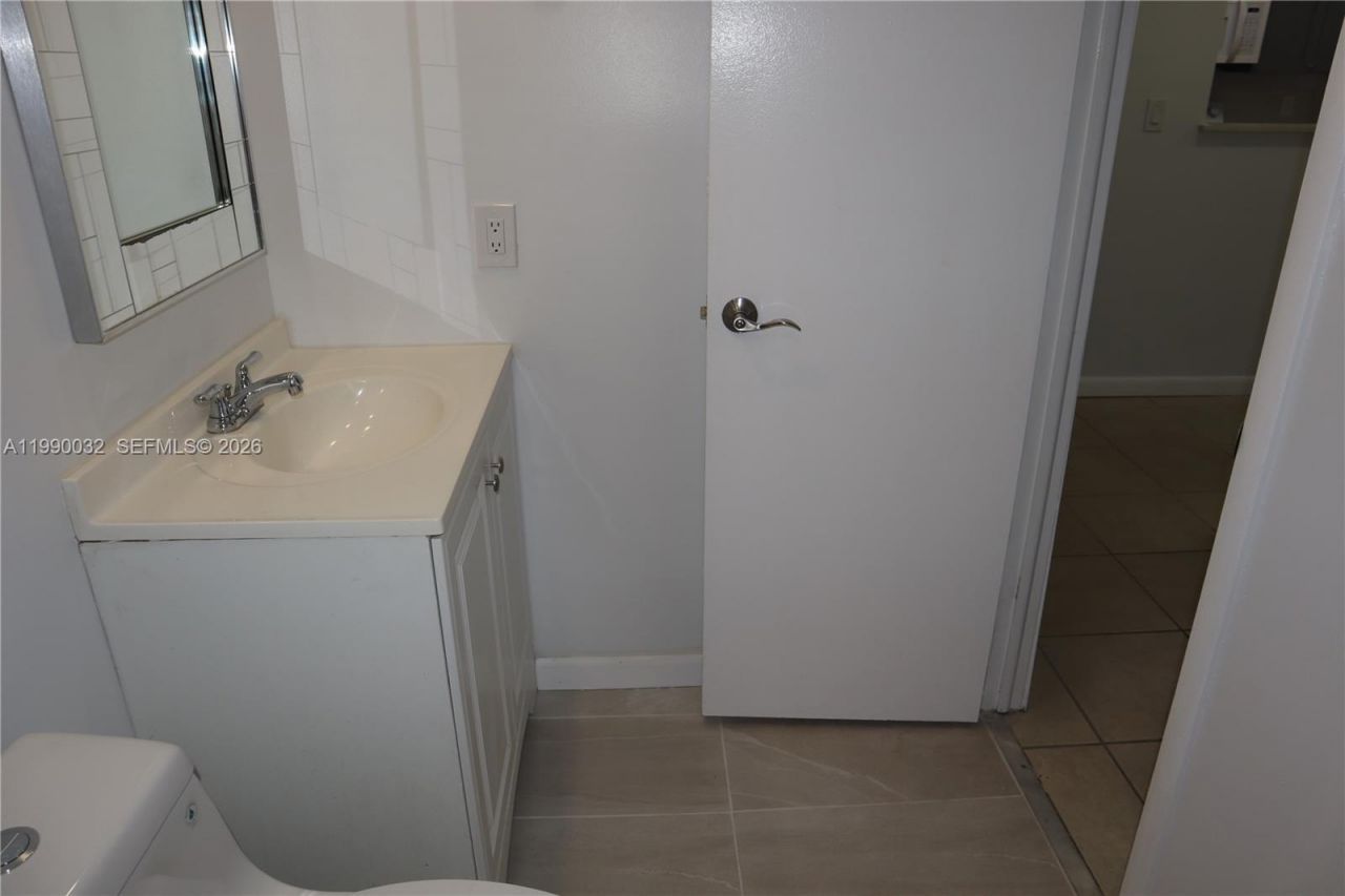8500 Sunrise Lakes Blvd, Unit 111, Sunrise, FL 33322 Photo