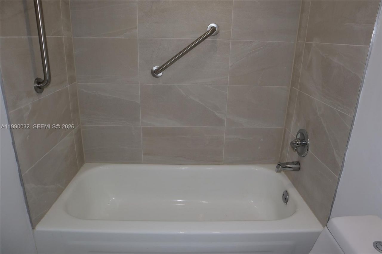 8500 Sunrise Lakes Blvd, Unit 111, Sunrise, FL 33322 Photo