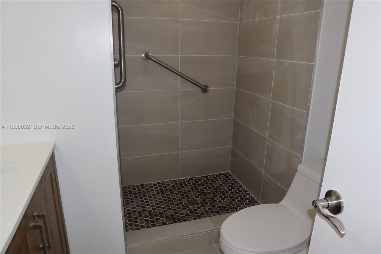 8500 Sunrise Lakes Blvd, Unit 111, Sunrise, FL 33322 Photo