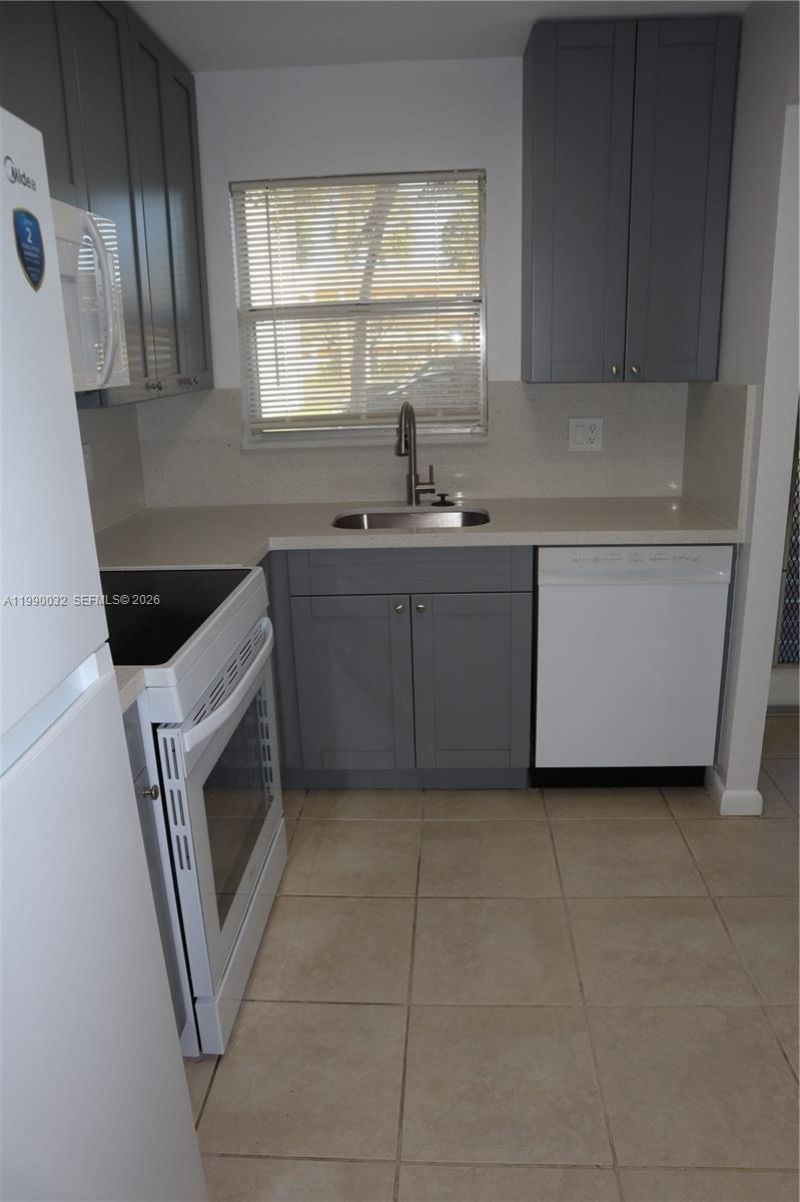 8500 Sunrise Lakes Blvd, Unit 111, Sunrise, FL 33322 Photo