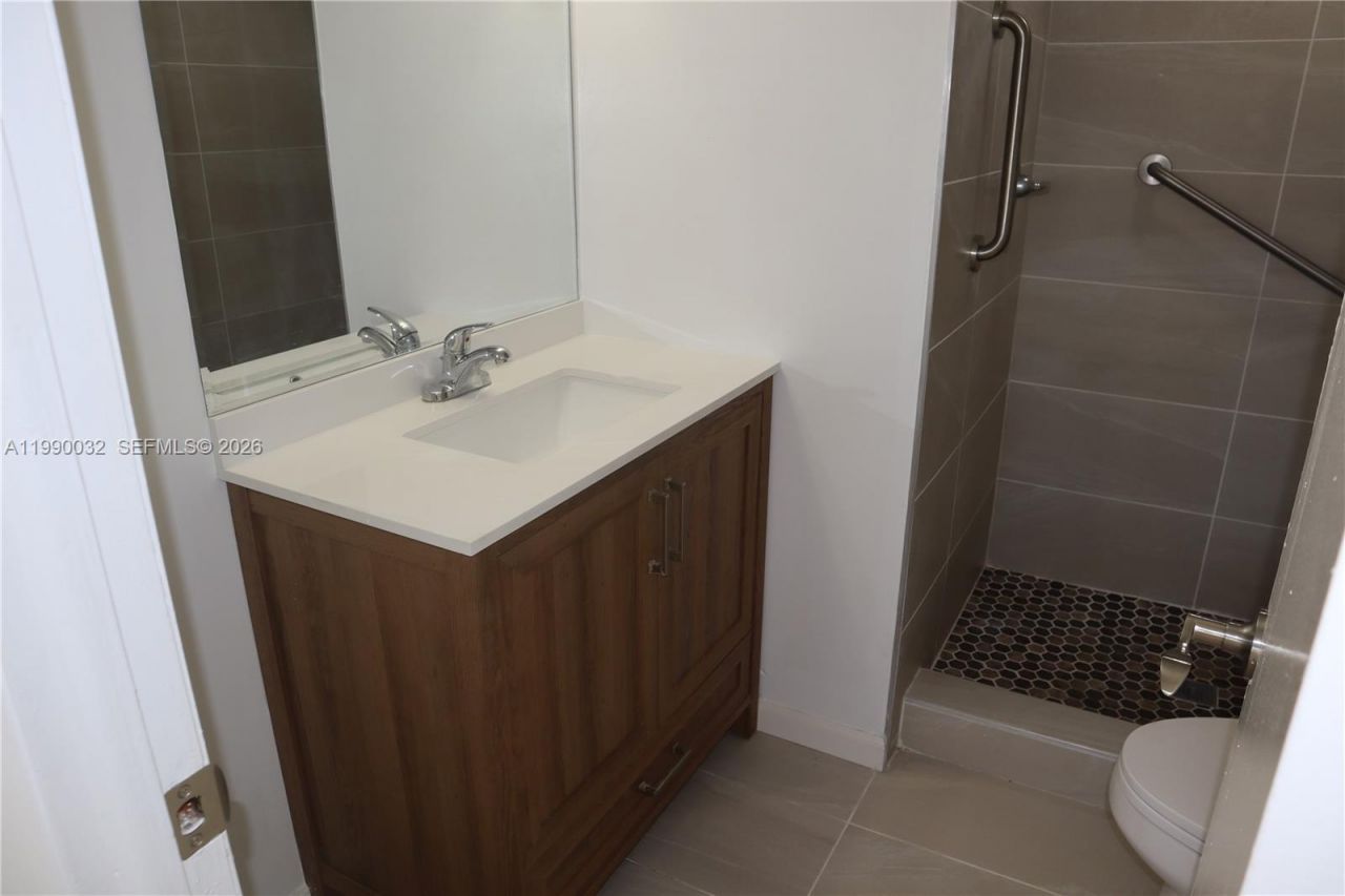 8500 Sunrise Lakes Blvd, Unit 111, Sunrise, FL 33322 Photo