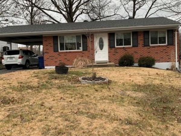 2113 Pincian Drive , Fenton, MO 63026