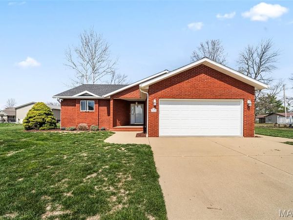 725 Lone Oak Street, St Libory, IL 62282
