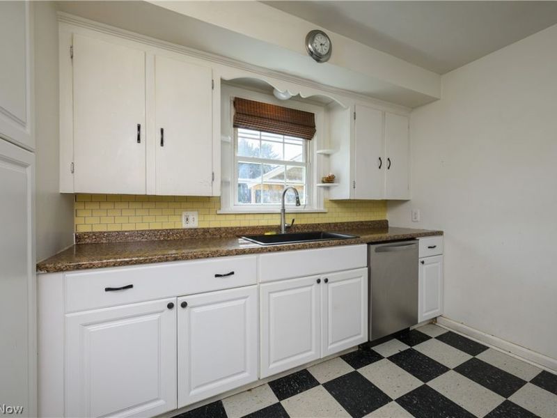 1220 Havana Place NE, Canton, OH 44714 Photo 6