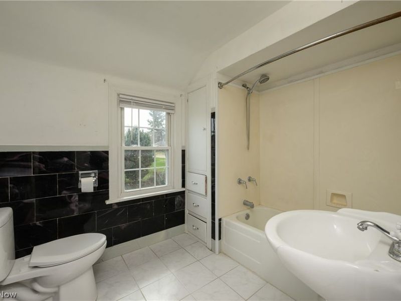 1220 Havana Place NE, Canton, OH 44714 Photo 9