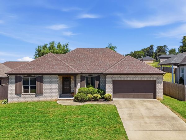 803 Adamson Dr, Searcy, AR 72143