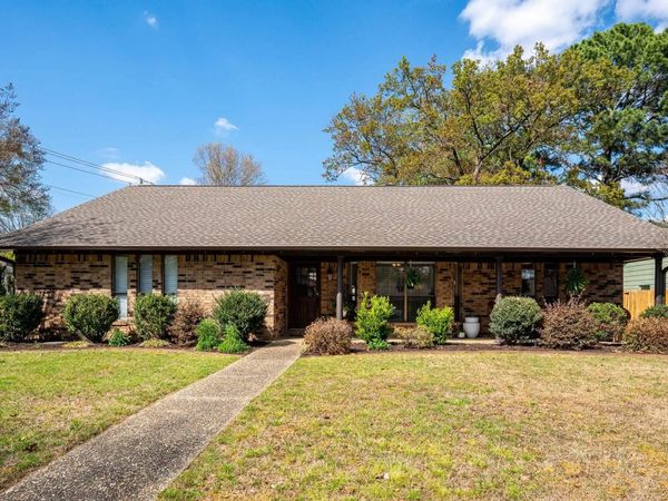 104 Country Club Road, Conway, AR 72034