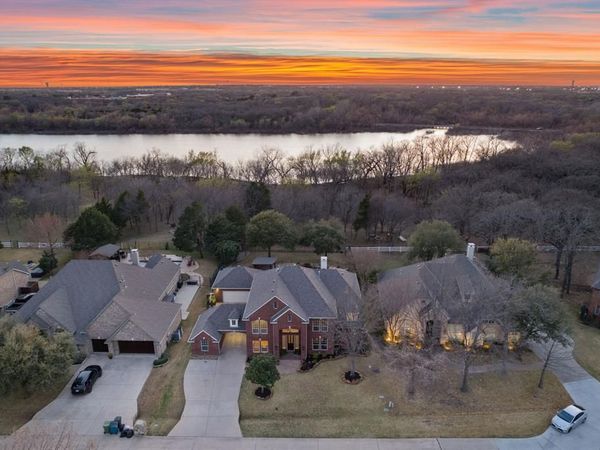 1130 Cogburn Court , Shady Shores, TX 76208