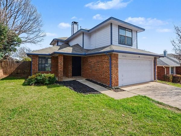 1206 Hillwood Way , Grapevine, TX 76051