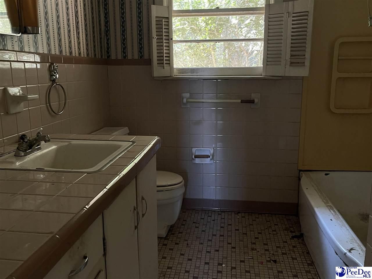 110 Chester Park Photo 4