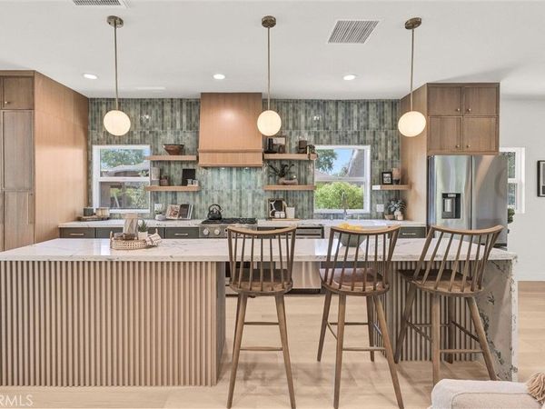 808 S Los Robles Avenue, Pasadena, CA 91106