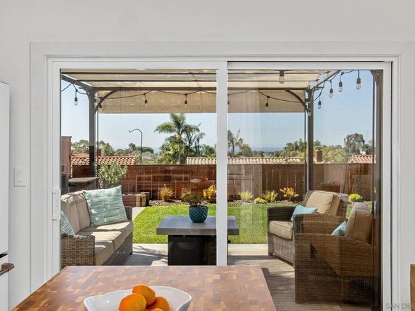 7053 Snapdragon Dr, Carlsbad, CA 92011