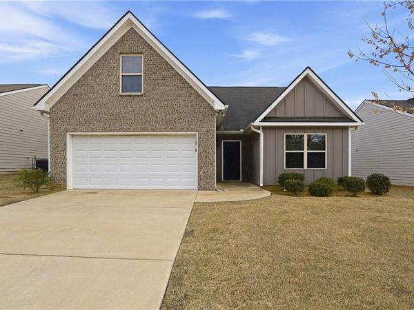 122 W Lexington Avenue, Griffin, GA 30223