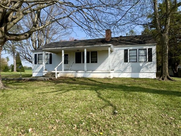 713 Cumberland St E, Cowan, TN 37318