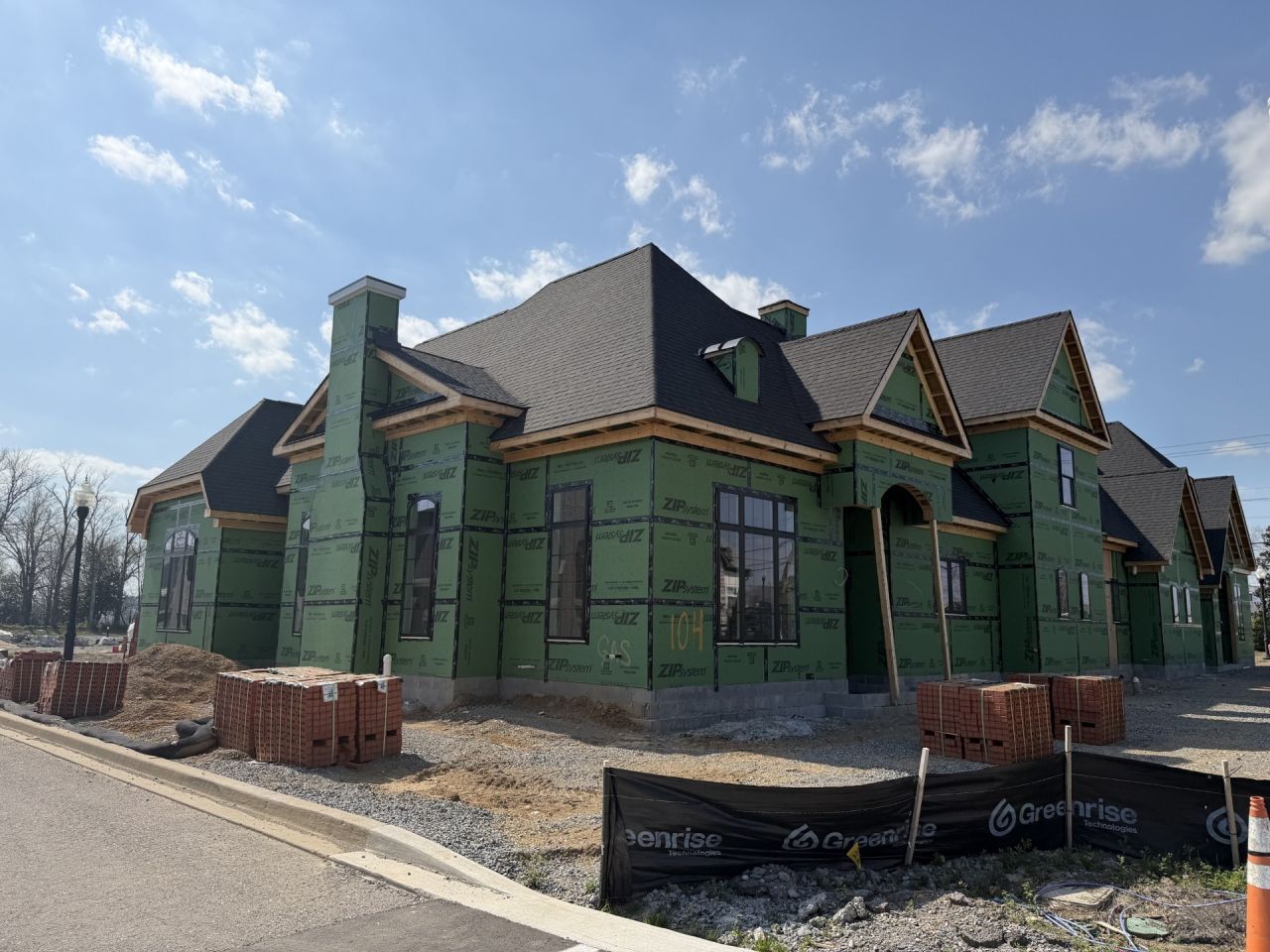 104 Pin High Drive , Gallatin, TN 37066 Main Photo