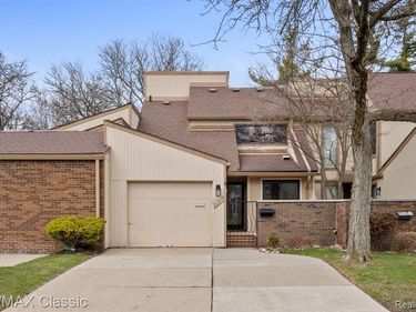 23127 Farmington Road, Farmington, MI 48336