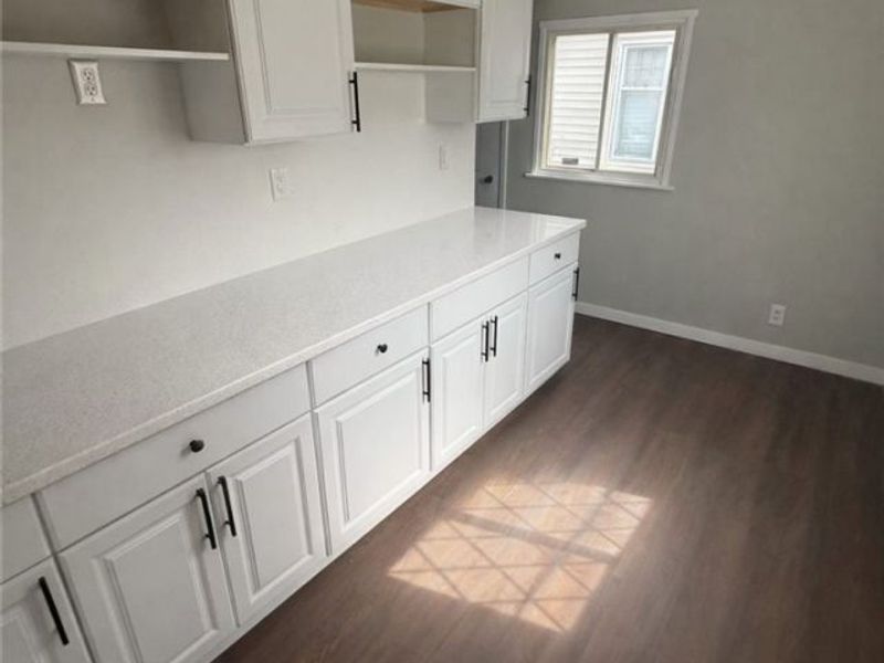 13613 Beachwood Avenue, Cleveland, OH 44105 Photo 2