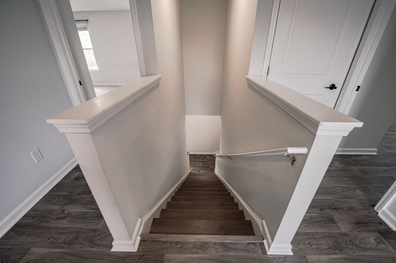 104 Cloverleaf Street Photo 31