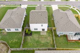 104 Cloverleaf Street photo 4