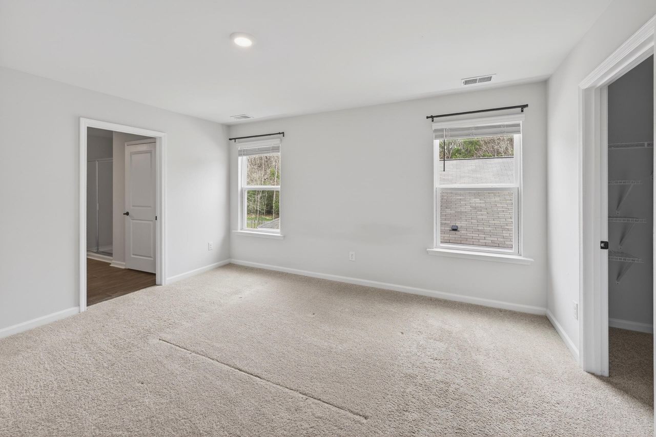 104 Cloverleaf Street Photo 41