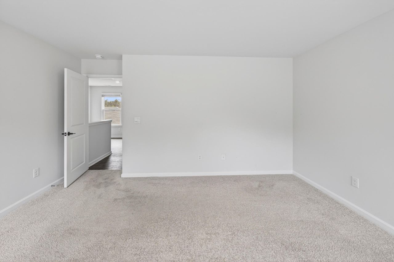 104 Cloverleaf Street Photo 42