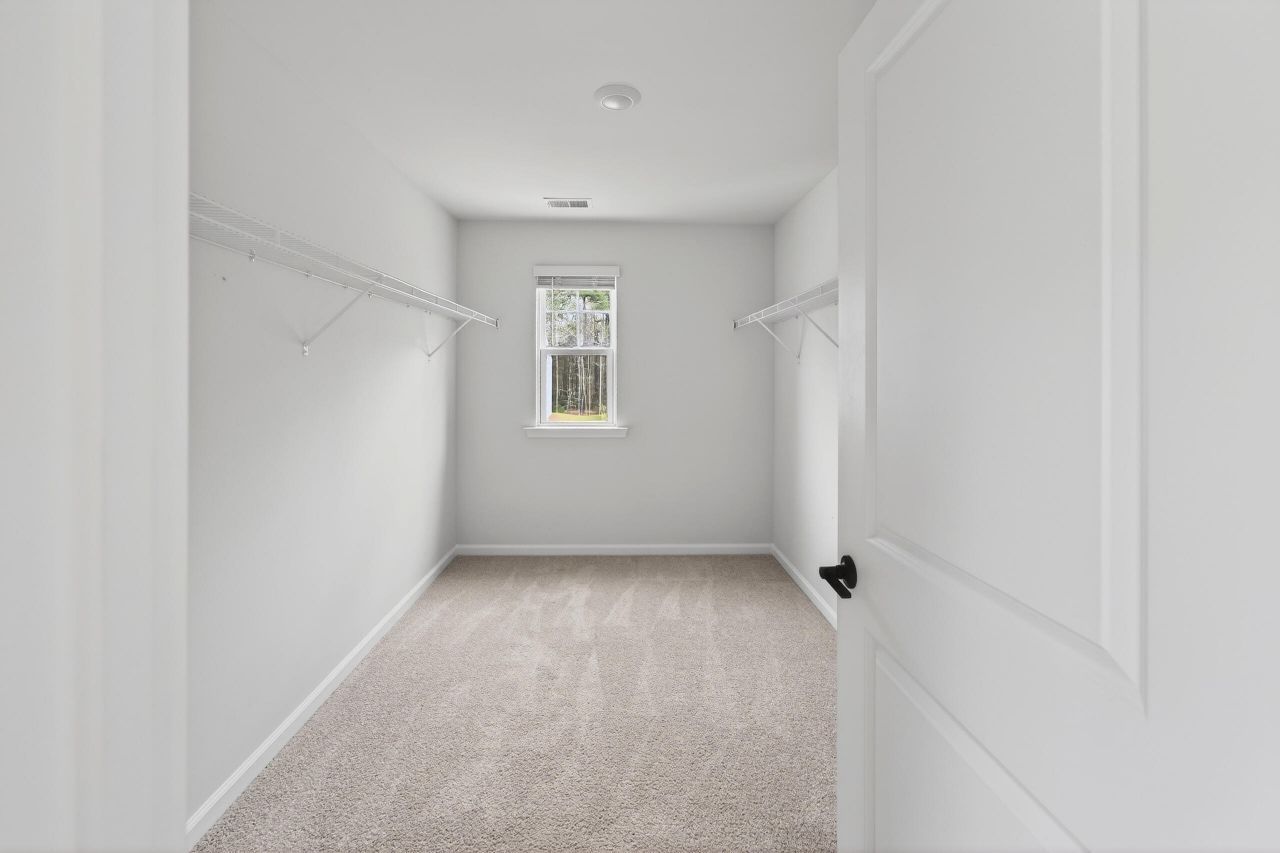 104 Cloverleaf Street Photo 43