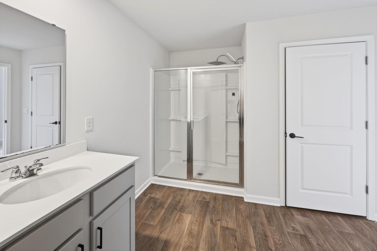 104 Cloverleaf Street Photo 44