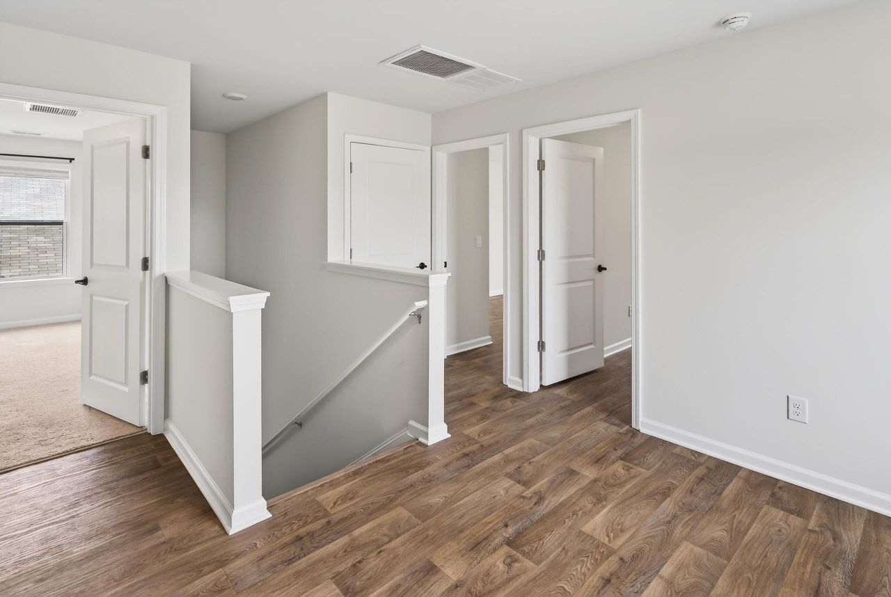 104 Cloverleaf Street Photo 47